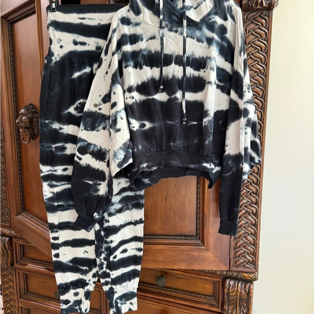 Young Fabulous & Broke Tie-Dye Hoodie & Jogger Set - Picture 1 of 4